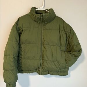 AMERICAN EAGLE REVERSIBLE CROPPED PUFFER JACKET - SIZE LARGE